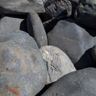 Mex Beach Cobbles 9" – 12" black