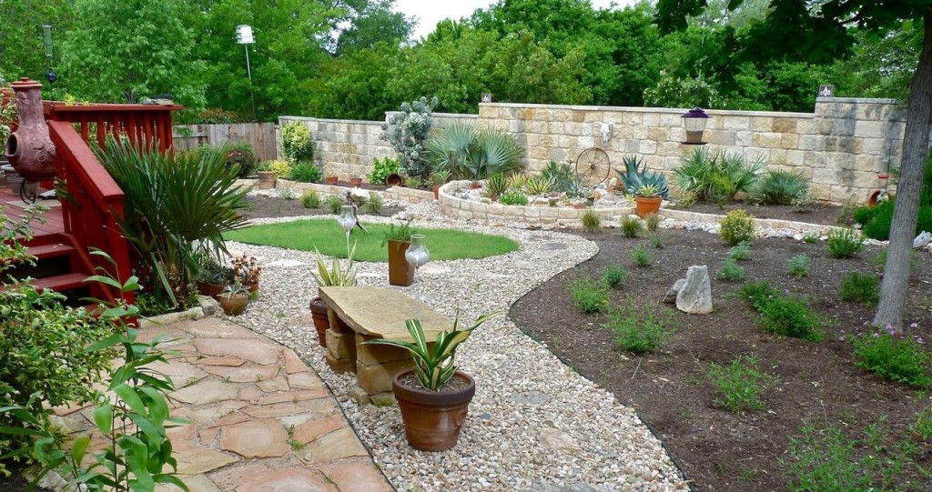 Cách sử dụng decorative yard rocks để tạo điểm nhấn cho sân vườn của bạn